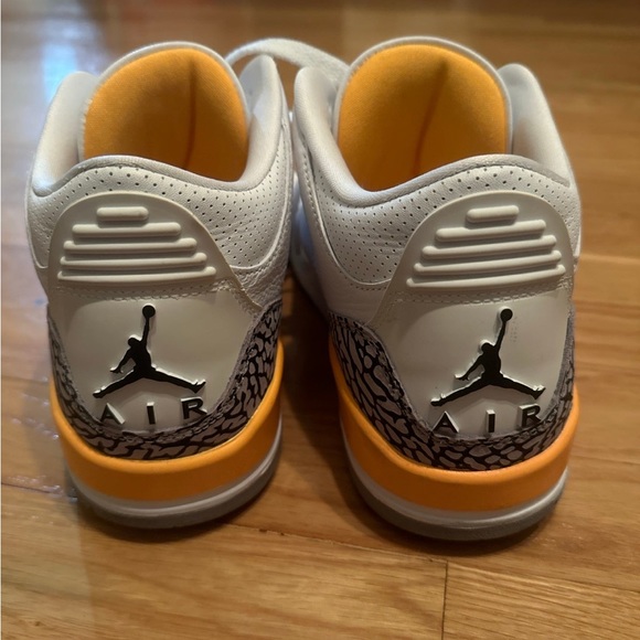 Jordan 3 Laser Orange - Picture 3 of 5